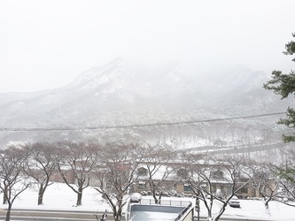 소담펜션에서 바라본 동학사 겨울풍경